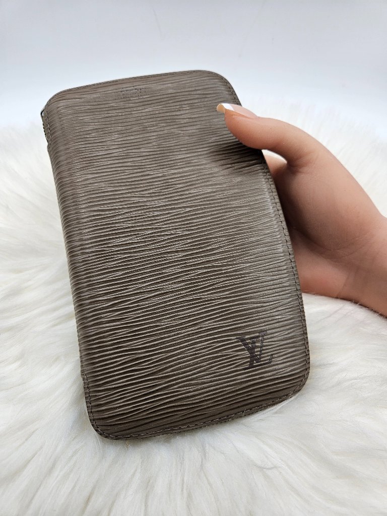 Louis Vuitton Epi Organizer Zippy Vertical Wallet